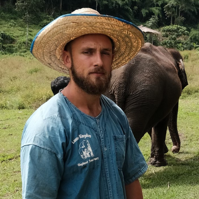 casey-krol-with-elephant